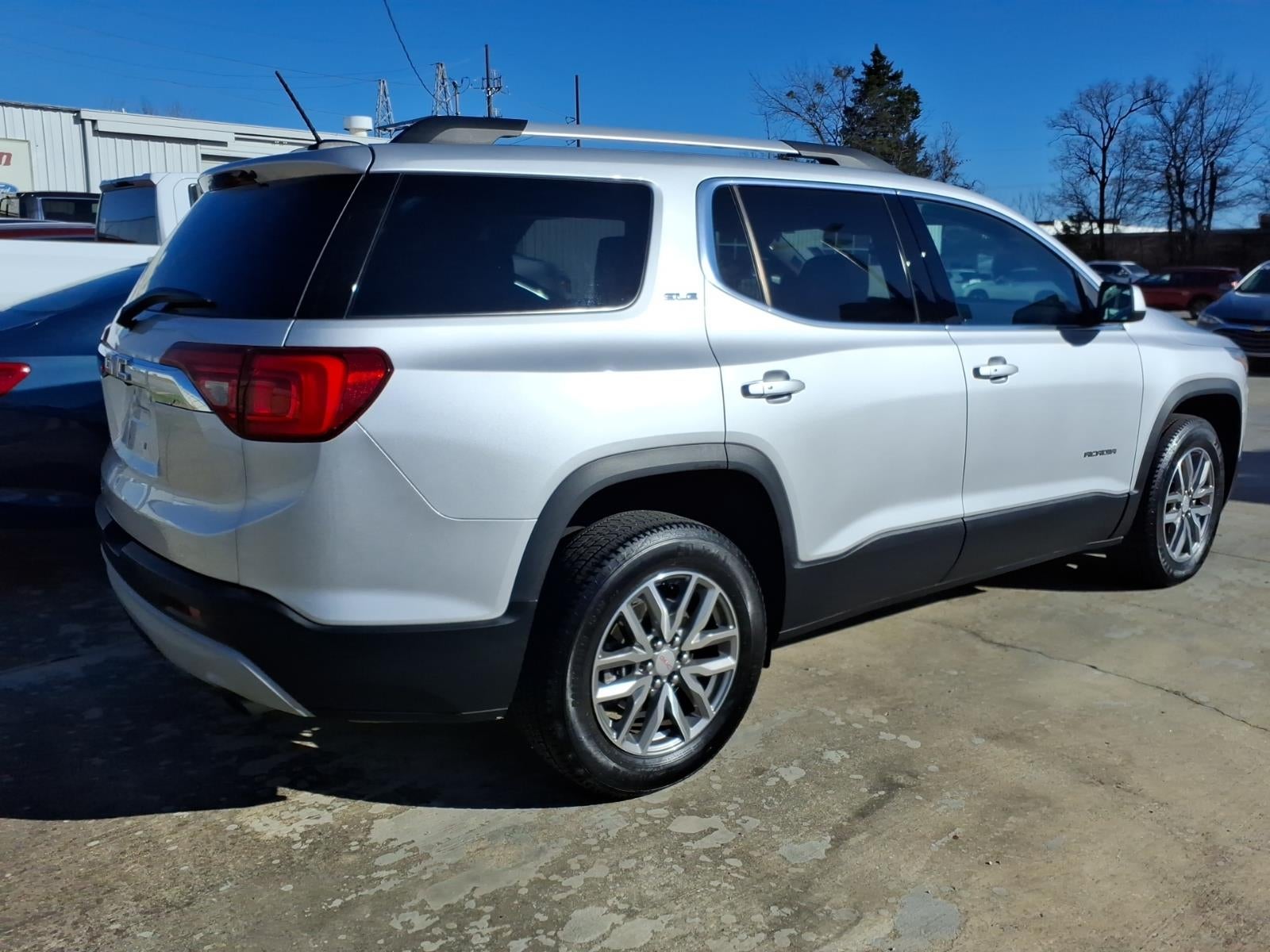 2017 GMC Acadia SLE-2