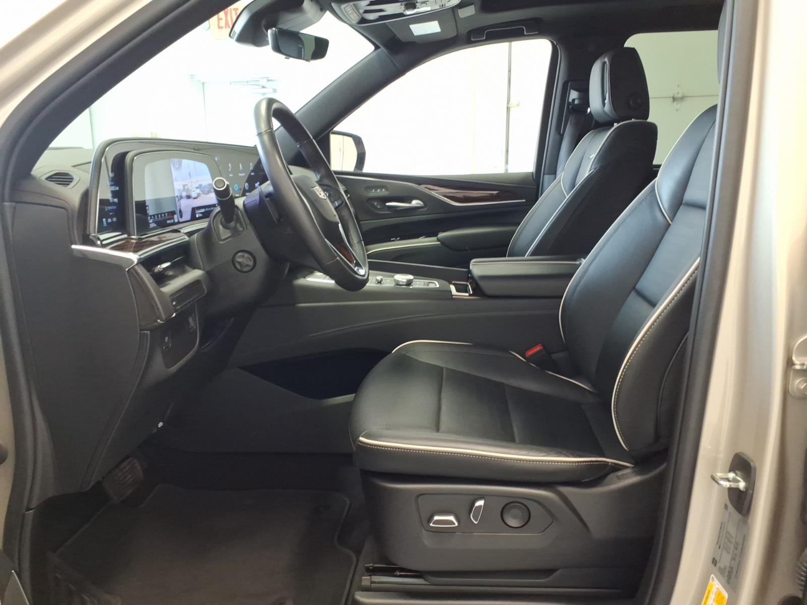 2023 Cadillac Escalade ESV Premium Luxury