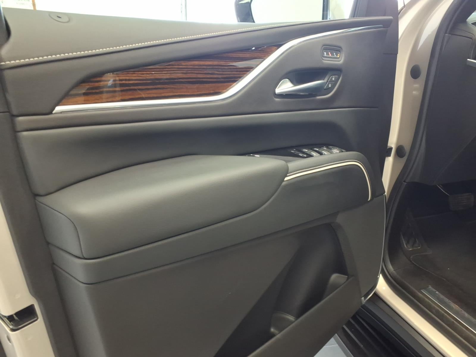 2023 Cadillac Escalade ESV Premium Luxury