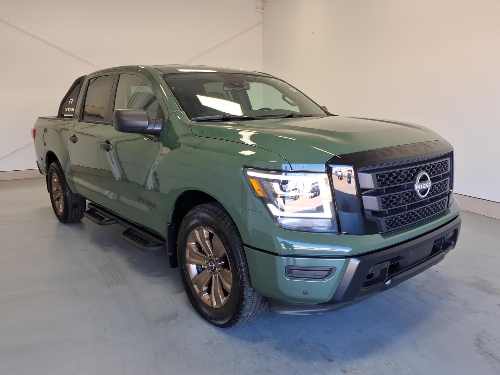 2024 Nissan Titan SV