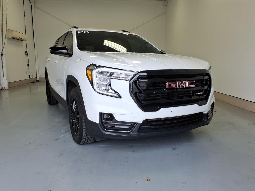2023 GMC Terrain AT4
