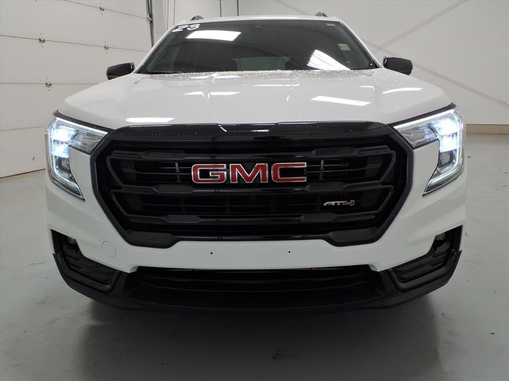 2023 GMC Terrain AT4