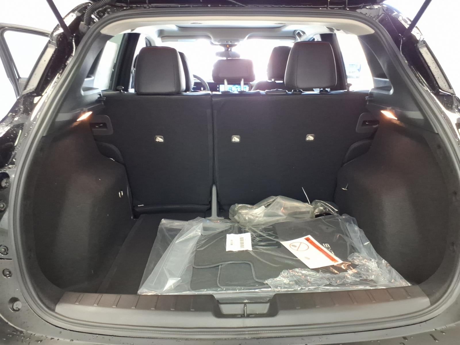 2027 Nissan Kicks SR