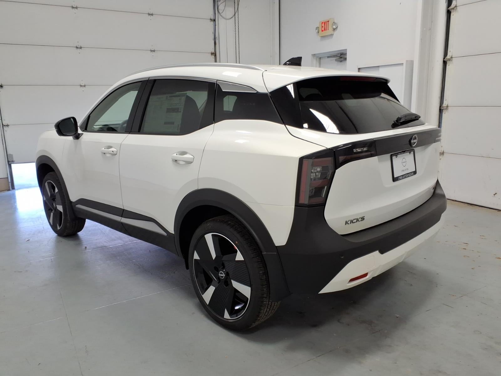 2026 Nissan Kicks SR