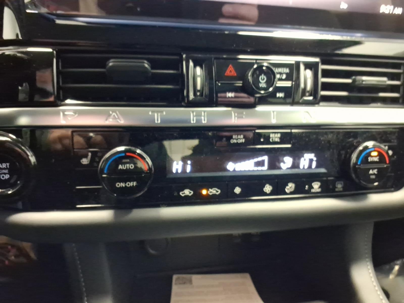 2026 Nissan Pathfinder SV