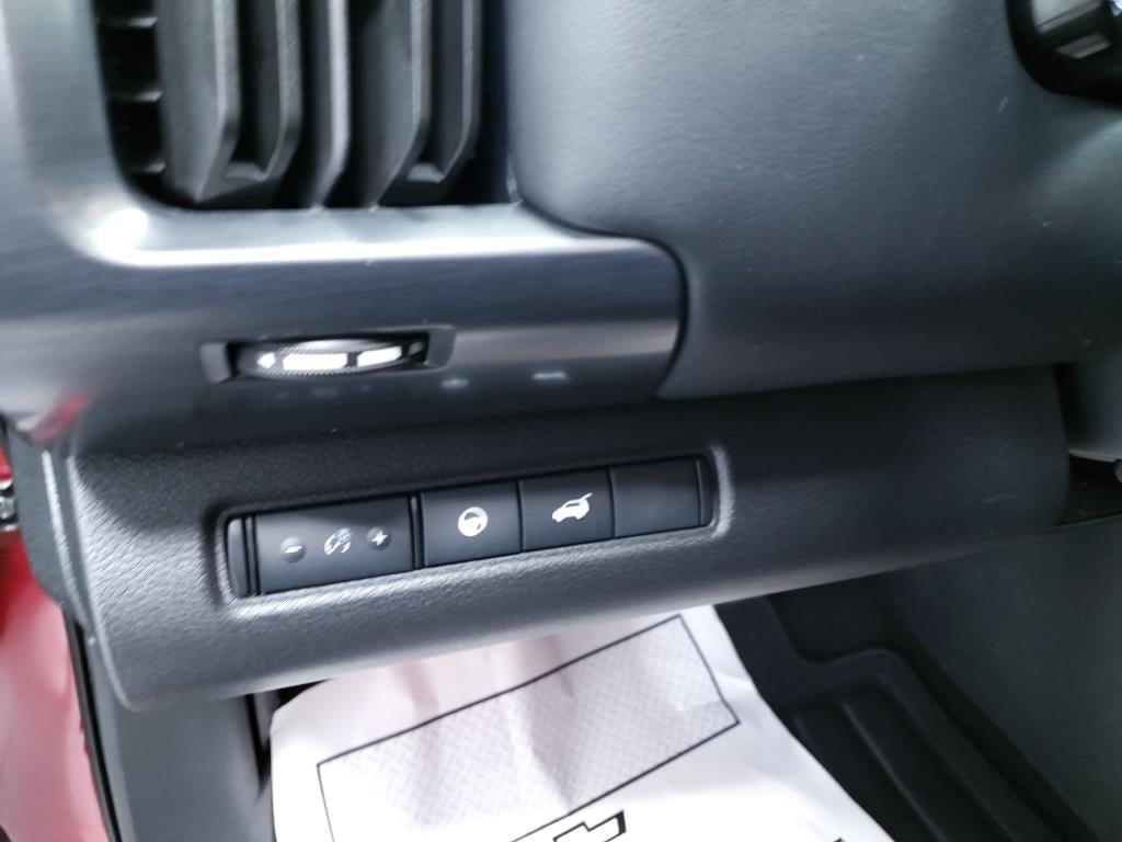 2024 Nissan Pathfinder SL, 4WD