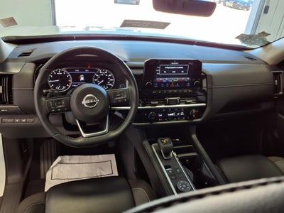 2023 Nissan Pathfinder SL, 4WD,