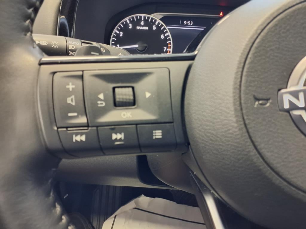 2023 Nissan Pathfinder SL, 4WD,