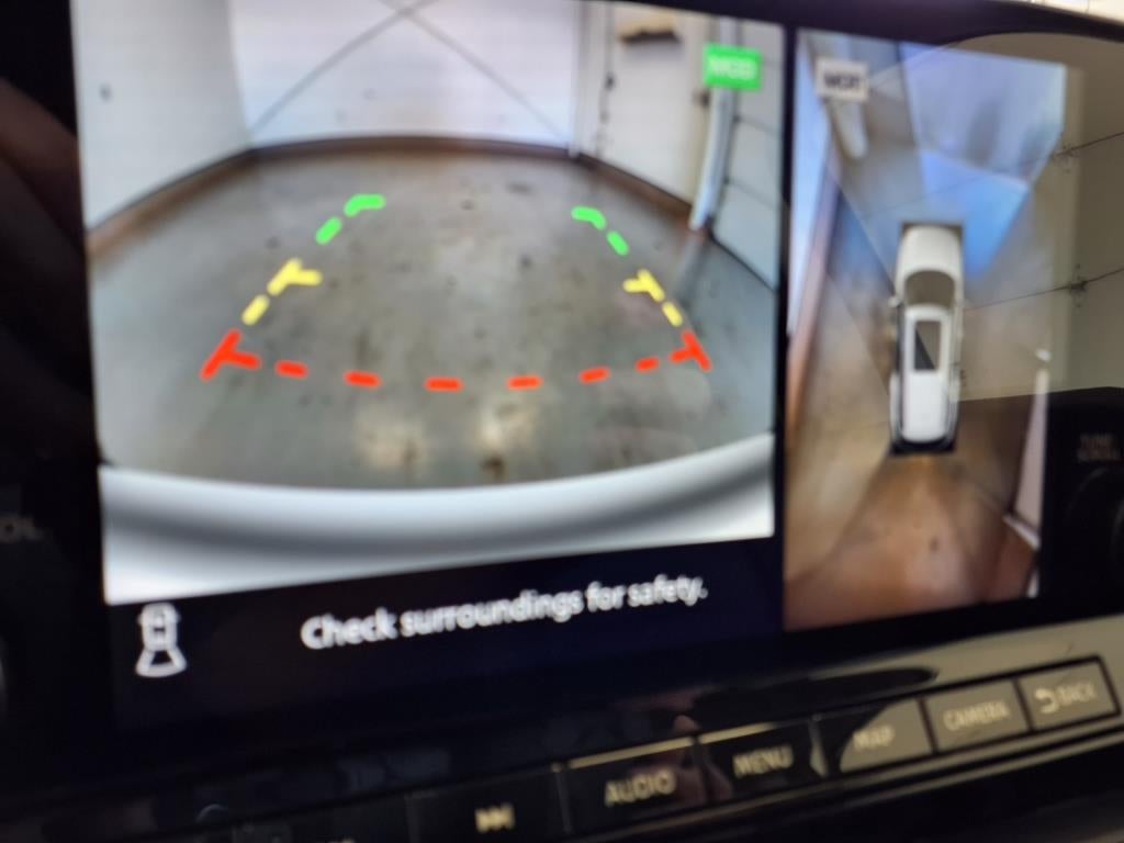 2023 Nissan Pathfinder SL, 4WD,