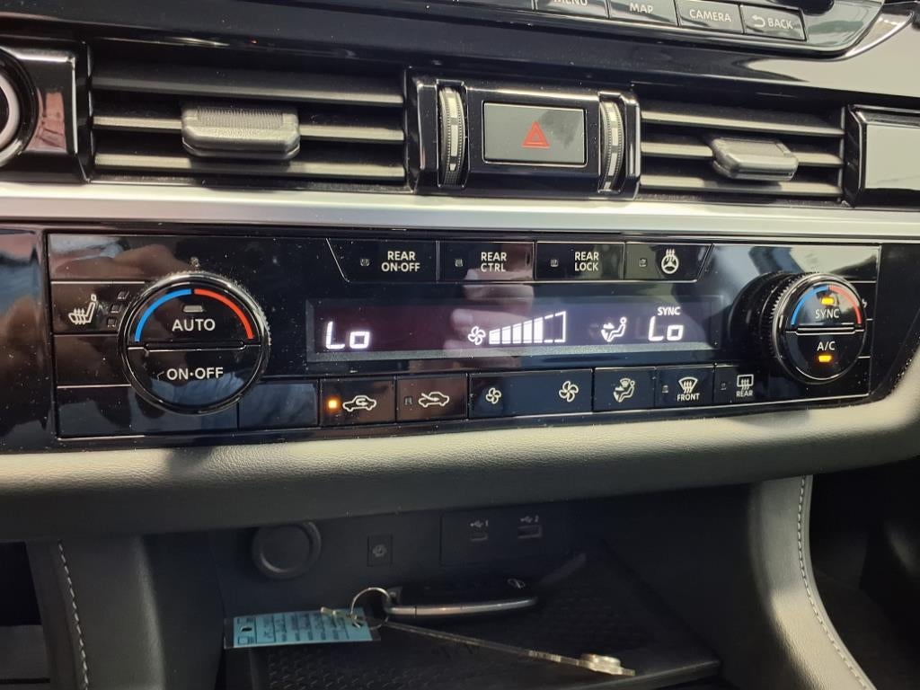 2023 Nissan Pathfinder SL, 4WD,