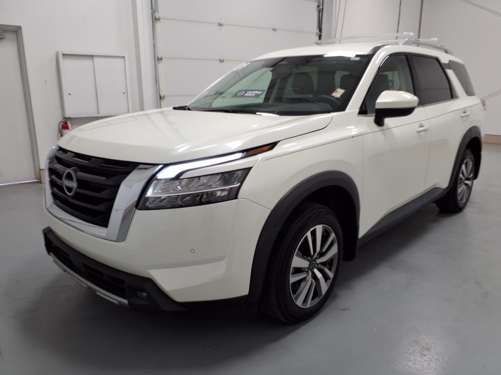 2023 Nissan Pathfinder SL, 4WD,