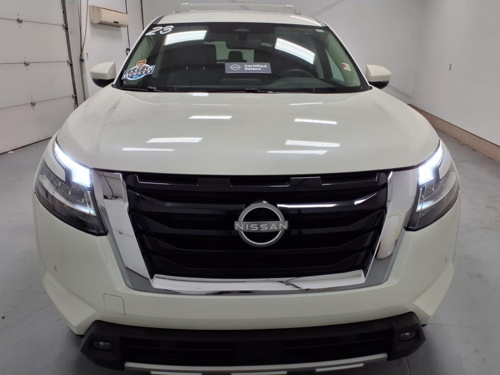 2023 Nissan Pathfinder SL, 4WD,