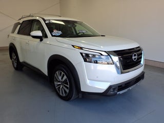 2023 Nissan Pathfinder SL, 4WD,