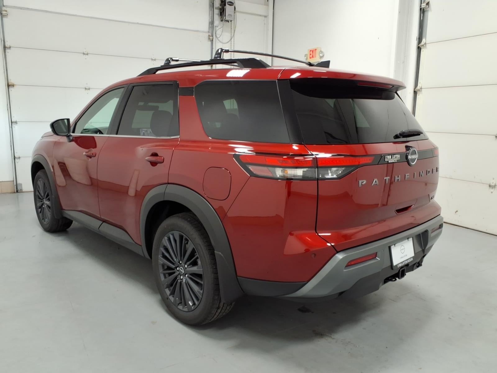 2026 Nissan Pathfinder SL