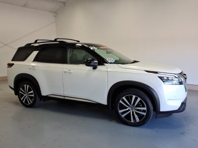 2023 Nissan Pathfinder Platinum