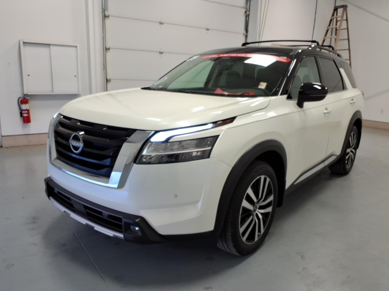 2023 Nissan Pathfinder Platinum