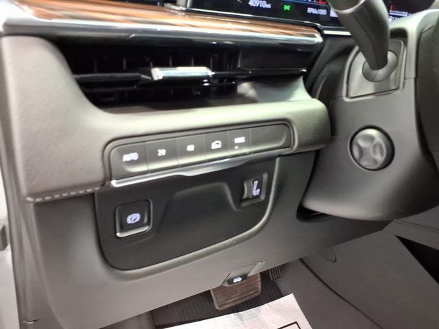 2024 Cadillac Escalade ESV Premium