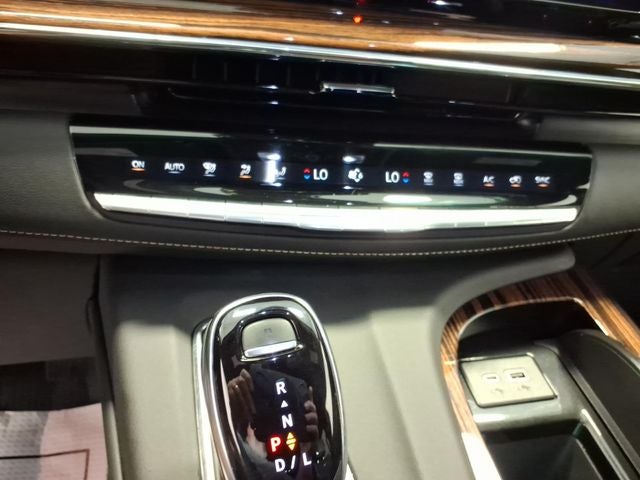 2024 Cadillac Escalade ESV Premium
