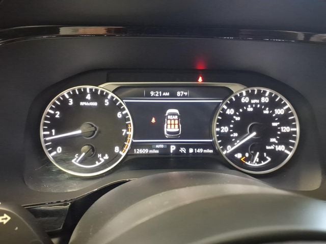 2025 Nissan Pathfinder SV