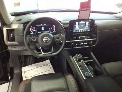 2025 Nissan Pathfinder Platinum