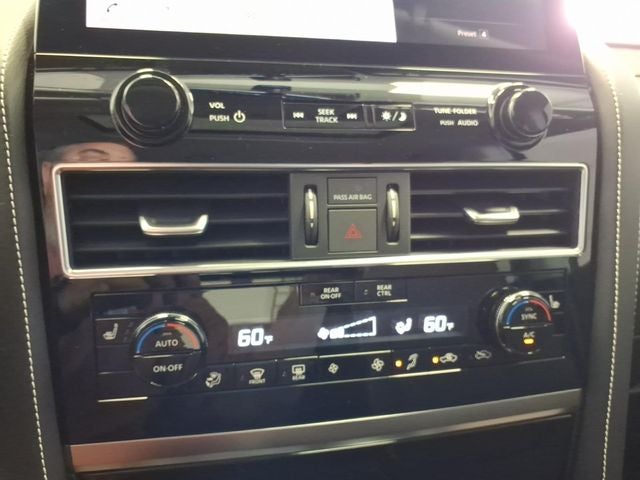 2024 INFINITI QX80 Premium Select